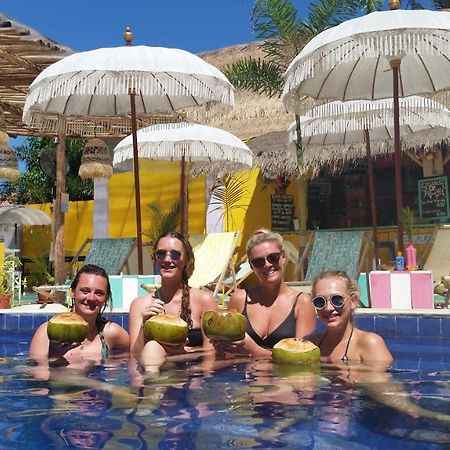 Auberge de jeunesse La Favela à Gili Trawangan Extérieur photo