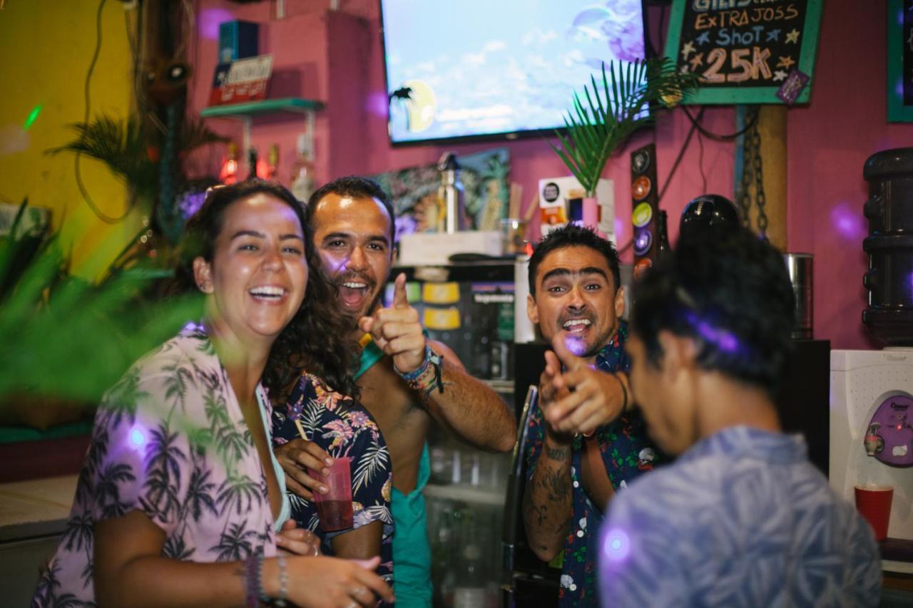 Auberge de jeunesse La Favela à Gili Trawangan Extérieur photo