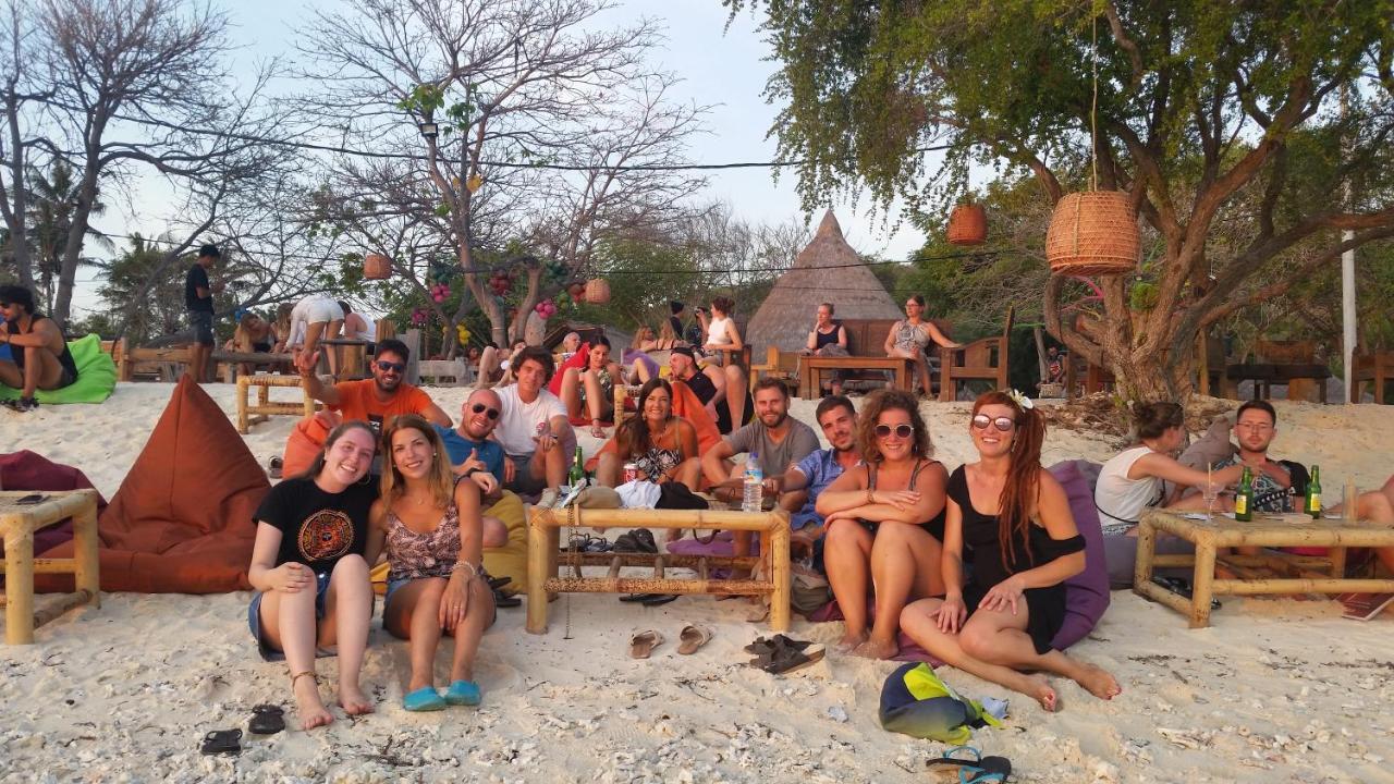 Auberge de jeunesse La Favela à Gili Trawangan Extérieur photo